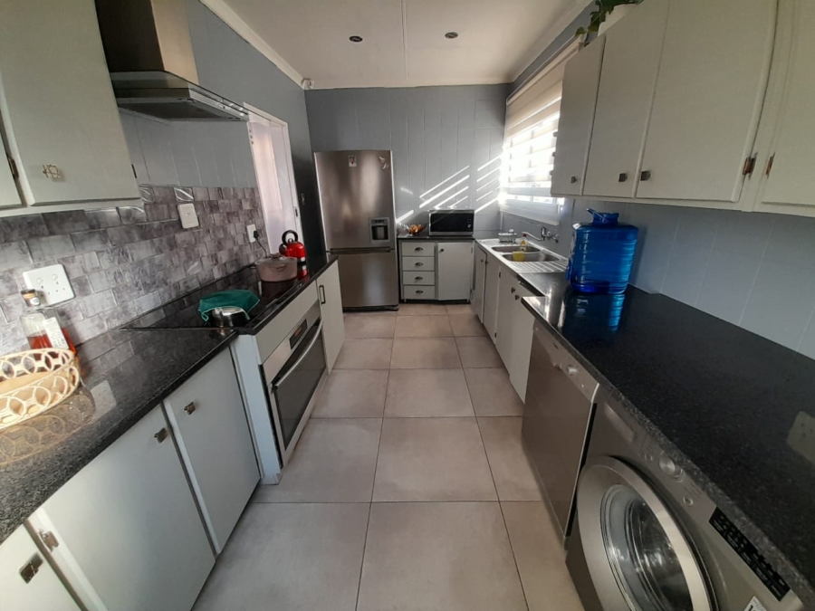 3 Bedroom Property for Sale in Geelhoutpark North West